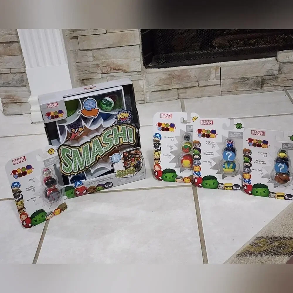 Marvel Tsum Tsum Comic Box Display and 13 Toy‎ Figures new!!